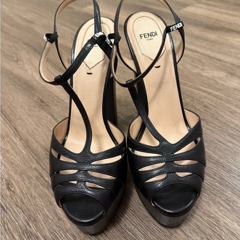 Fendi Black Strappy Heels Elegant Design